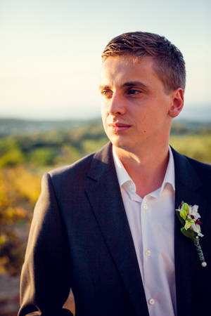 groom-suit-island-wedding