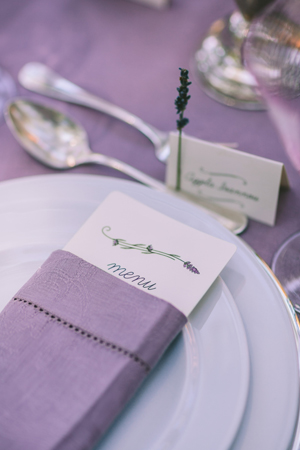 wedding-decor-elegant-purple