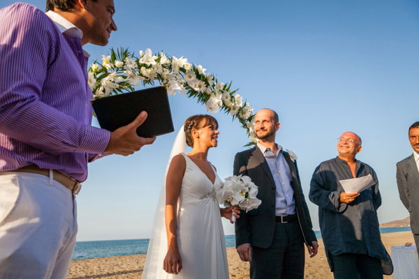 wedding-dress-beach