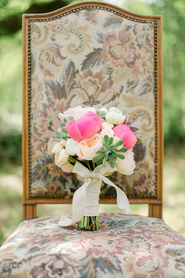peony-and-succulent-bridal-buqouet
