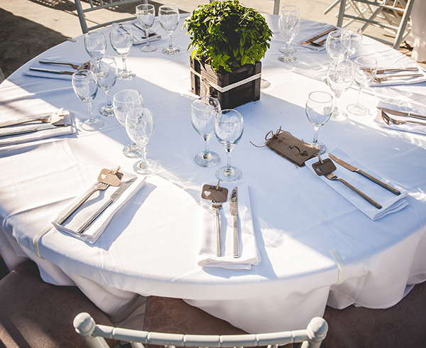 table-decoration-summer-wedding-santorini-reception