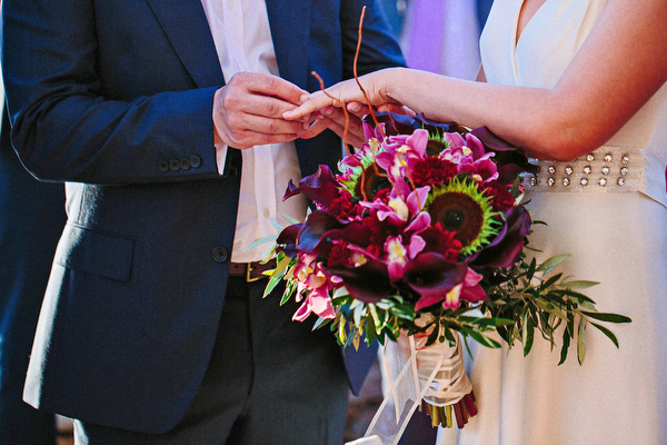 bridal-bouquet-rich-colors