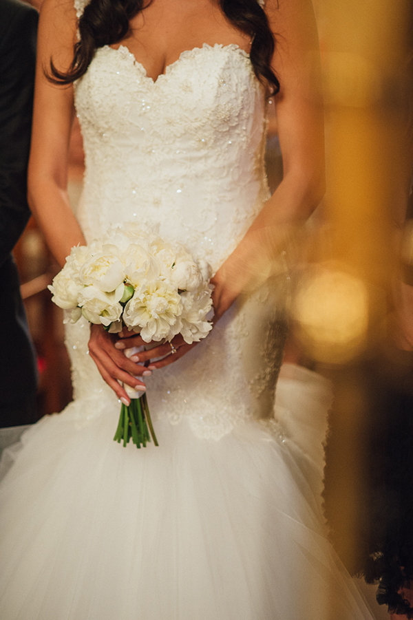 white-bridal-bouquet-1