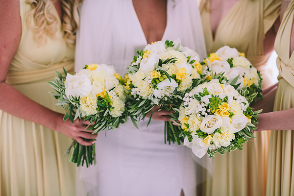 white-pale-yellow-bouquettes