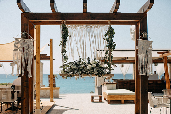 boho-beach-wedding-with-macrame-details-14