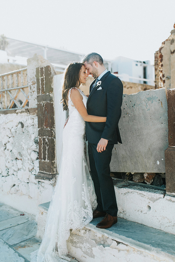 romantic-destination-wedding-Santorini-1