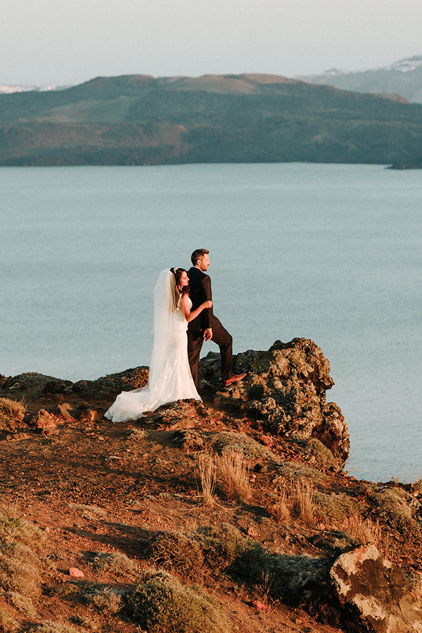 romantic-destination-wedding-Santorini-27