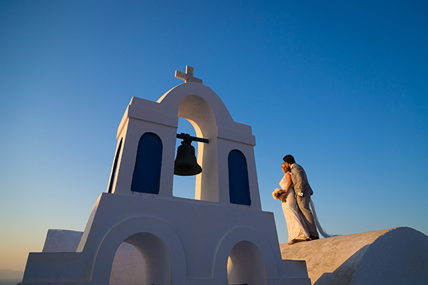 pink-and-gold-wedding-in-santorini-5