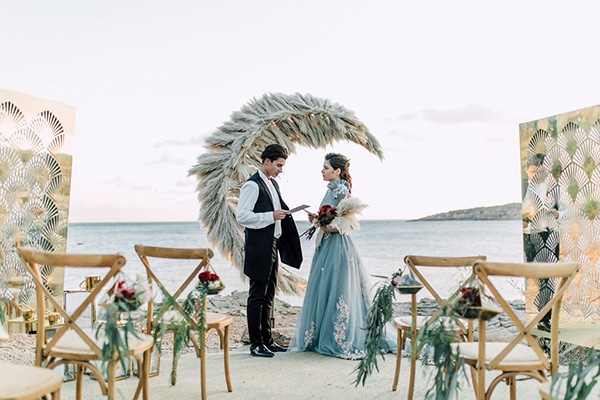 Bohemian chic wedding inspiration in Athens with the most stunning