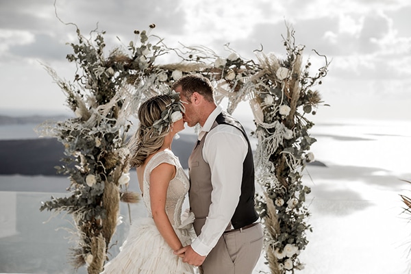 Gorgeous elopement in Santorini | Nicole & Michael