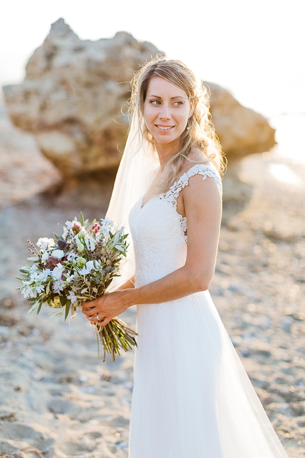 beautiful-beach-wedding-crete_03