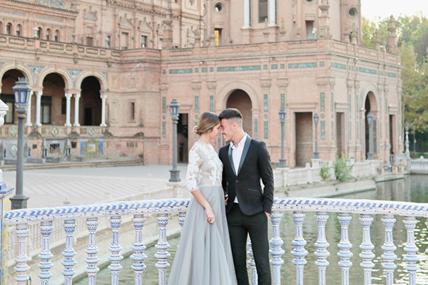 Gorgeous engagement session in Seville