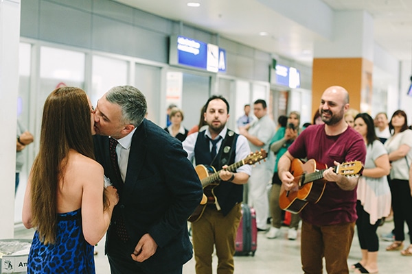 unique-wedding-proposal-athens-airport_05
