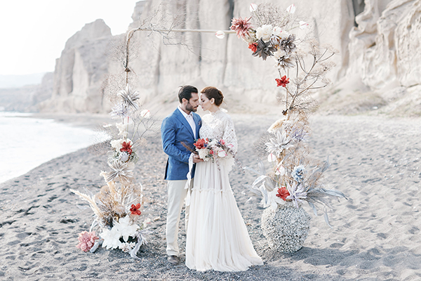 White coral styled shoot in Santorini