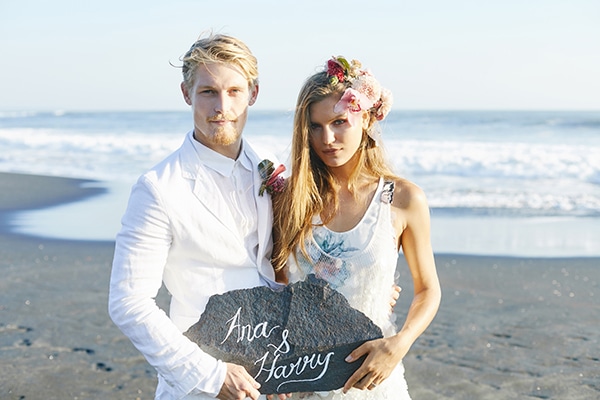 Intimate romantic elopement in Bali