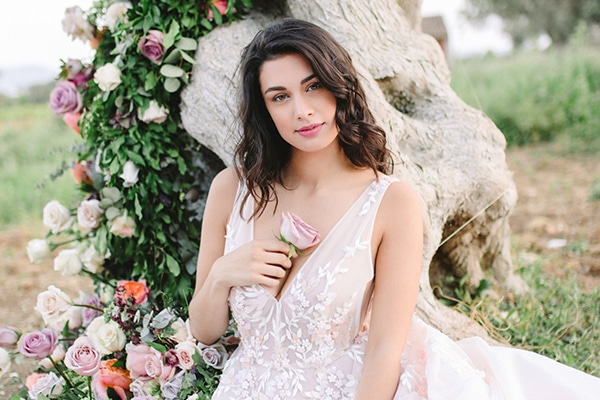 Dreamy styled shoot in soft pink hues