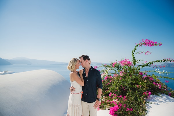 Beautiful & romantic shoot in Santorini | Rachel & Toby