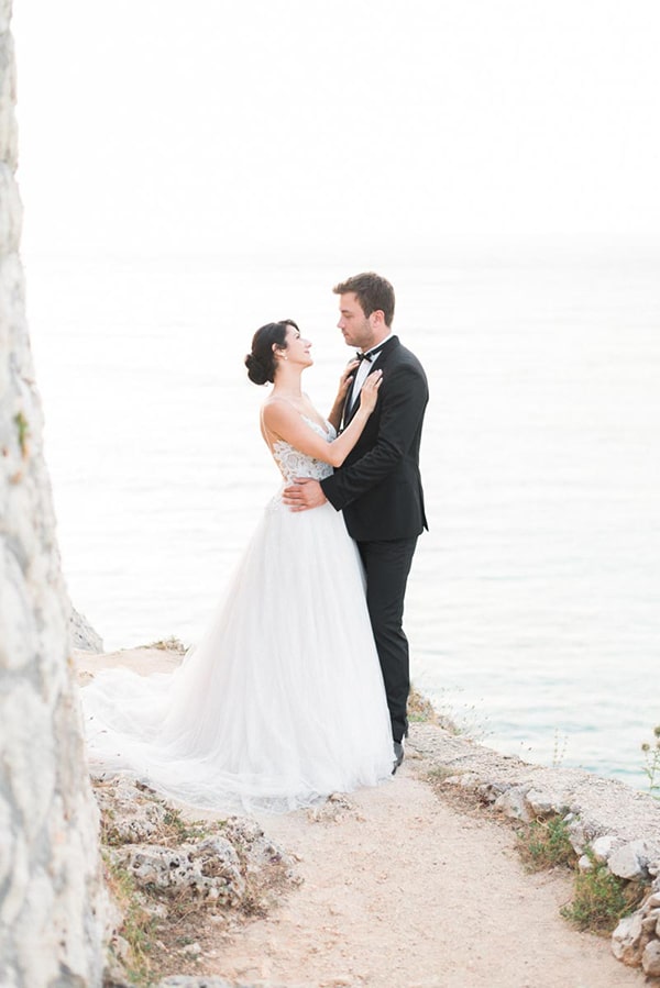 lovely-island-wedding-edgy-color-palette_04