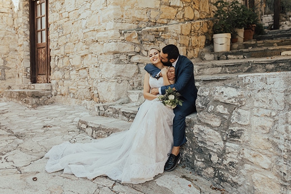 Gorgeous summer wedding with rustic details in Lefkara | Olga & Nikos