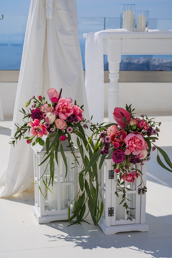 beautiful-intimate-santorini-wedding-fresh-fuchsia-flowers_10