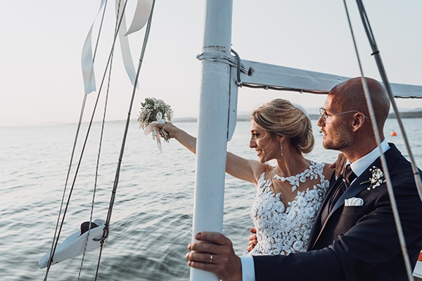 greco-italian-summer-wedding-spetses-white-gold-details_16