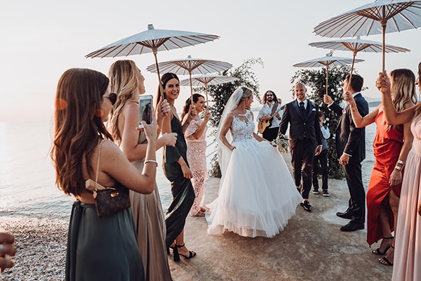 greco-italian-summer-wedding-spetses-white-gold-details_17