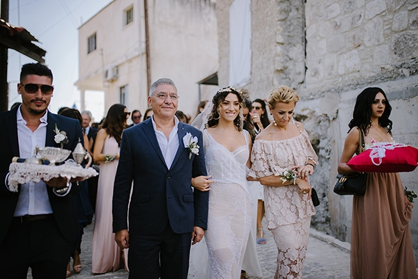 lovely-ecofriendly-wedding-cyprus-olive-theme_15