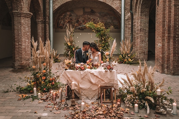 Romantic autumn styled shoot in Italy