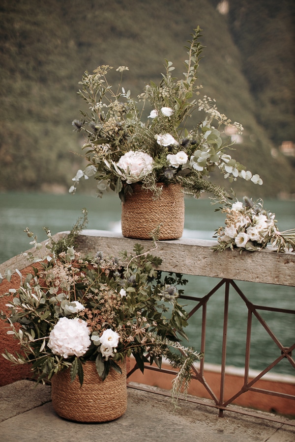 stylish-romantic-wedding-italy-wonderful-floral-arrangements_24
