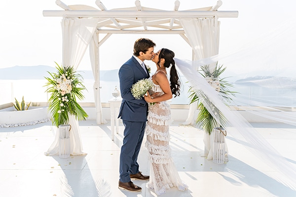 Intimate modern wedding in Santorini | Thairine & Vini