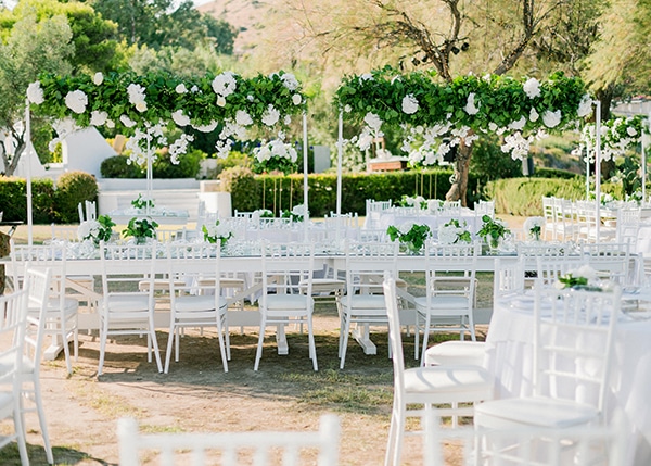 dreamy-elegant-wedding-athens-white-flowers-fairy-lights_11