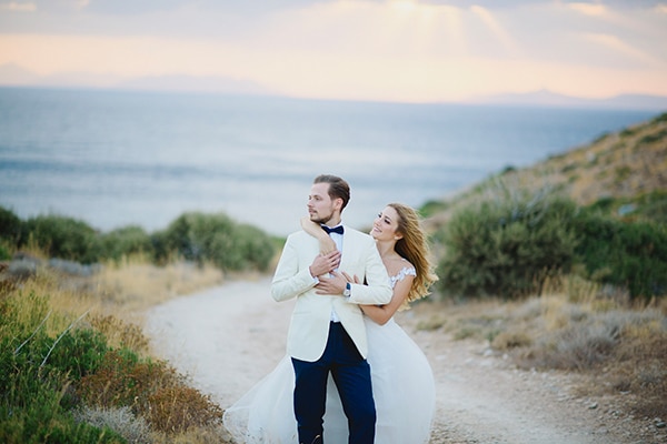 Lovely summer wedding in Athens with white flowers │ Stellina & Nikolas