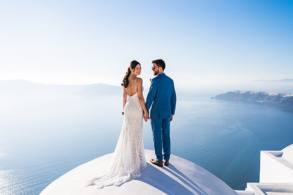 Romantic summer wedding with the most breathtaking view from Santorini island │ Daniela & Victor