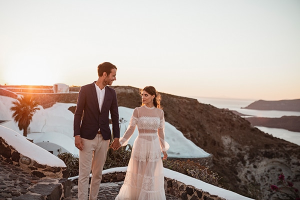 Sunset in Santorini: A Grecian Styled Shoot with the most romantic details