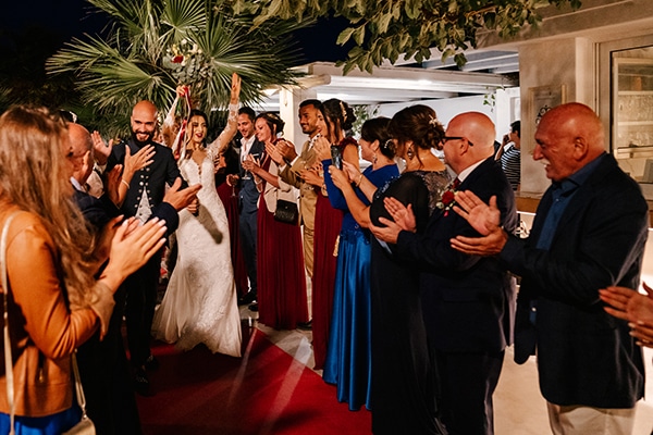 inspiring-destination-wedding-santorini-most-amazing-details_40