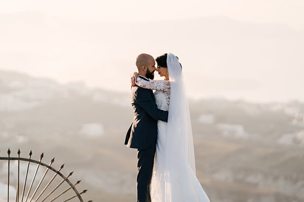 inspiring-destination-wedding-santorini-most-amazing-details_50