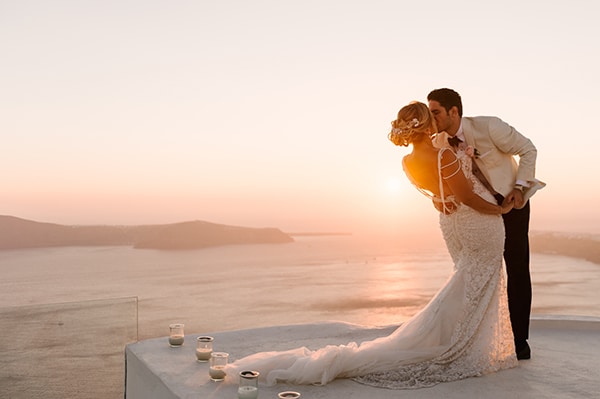 glamorous-summer-wedding-santorini-island-pastel-hues_22x