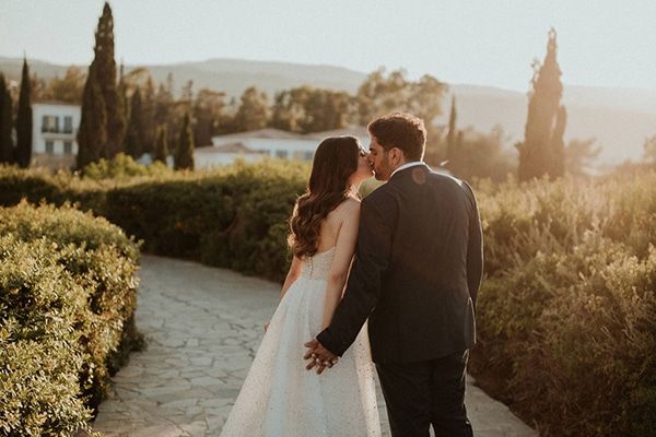 Ultimate romantic wedding in Anassa Hotel with lush blooms and dusty blue tones │ Maria & Michelis