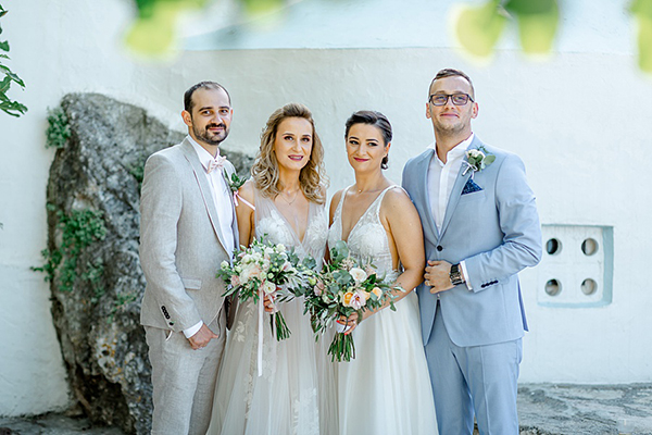 Dreamy double wedding in Lefkada Island with rustic details│ Lorena & Vali, Otilia & Alex