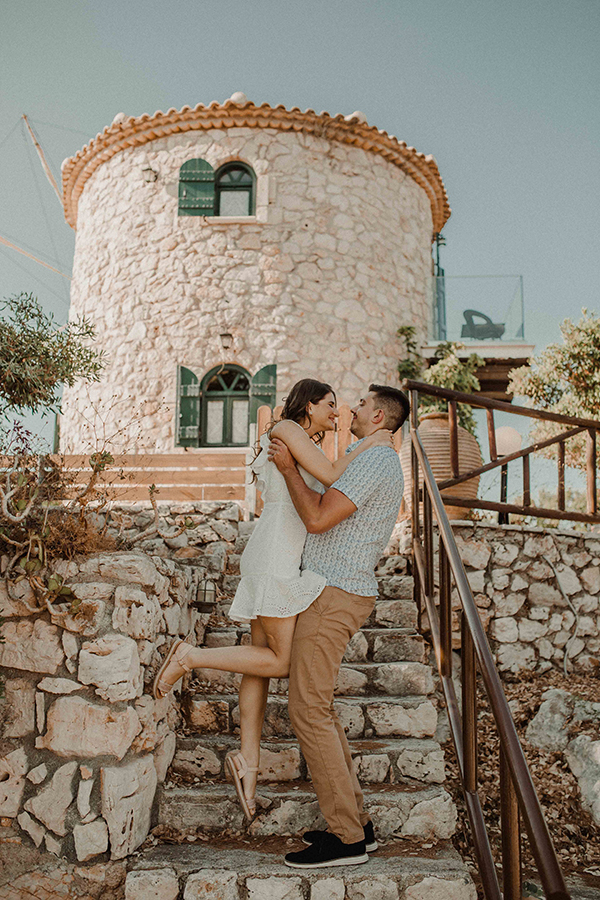 engagement-photoshoot-breathtaking-view-zakynthos-island_02x