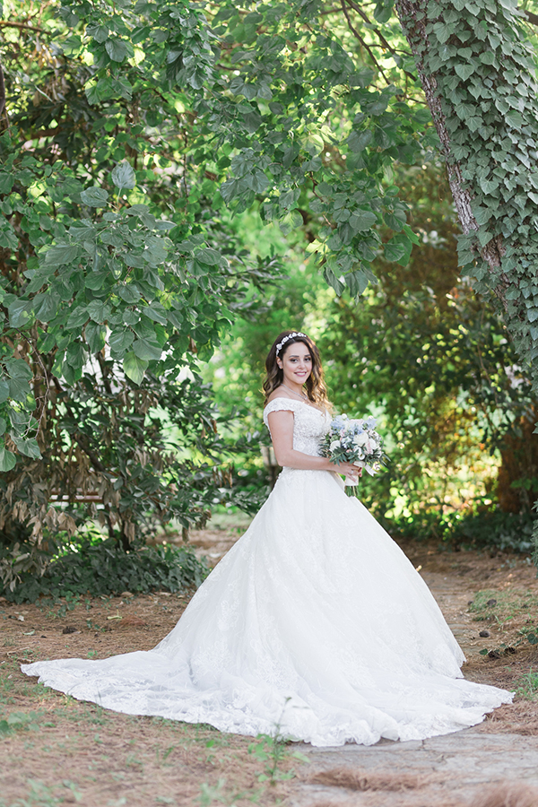 fairytale-wedding-thessaloniki-lush-roses-hydrangeas_07