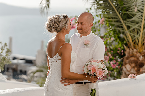 intimate-destination-wedding-santorini-white-pink-florals_18