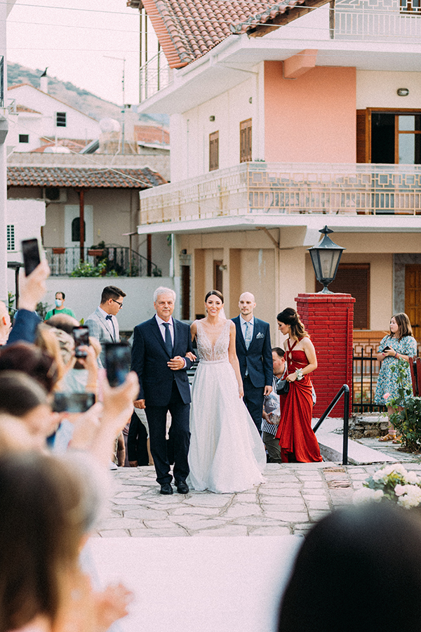 romantic-greek-wedding-white-peonies-eucalyptus_11