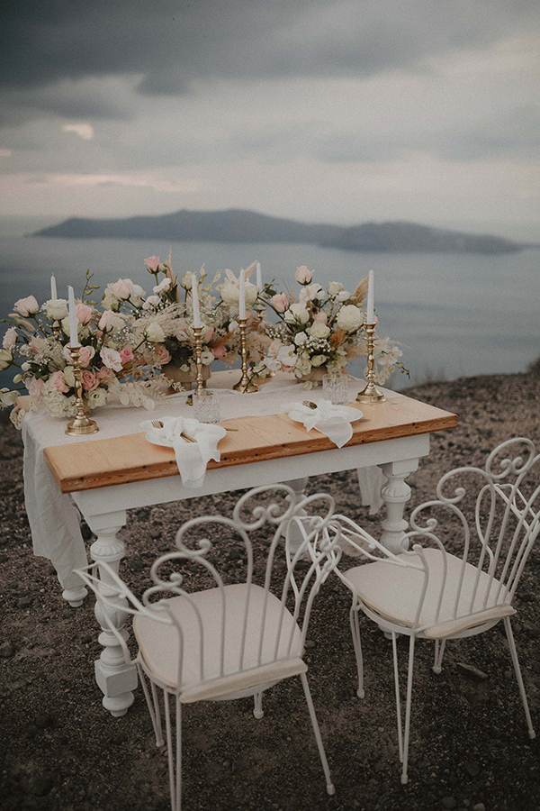 romantic-pastel-hued-elopement-santorini-island-with-breathtaking-views_11