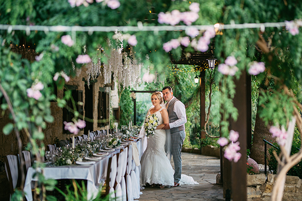 fairytale-garden-wedding-with-whimsical-blooms_02x