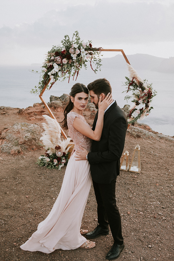 stunning-elopement-with-burgundy-hues-bohemian-vibe_06