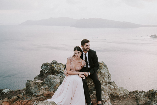 stunning-elopement-with-burgundy-hues-bohemian-vibe_16