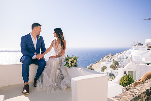 This destination wedding in Santorini will take your breath away │ Lauren & Michael