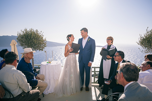 this-destination-wedding-santorini-will-take-your-breath-away_15
