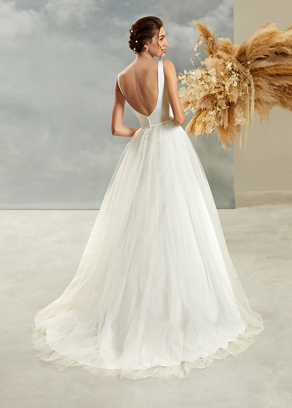 ultra-chic-wedding-gowns-demetrios-gorgeous-bridal-look_04